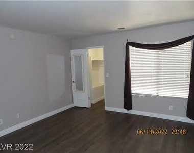 2700 North Rainbow Boulevard - Photo Thumbnail 4