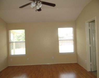 4110  Natural Bridge Ct - Photo Thumbnail 6