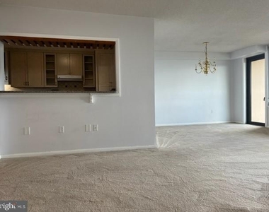 3701 S George Mason Drive - Photo Thumbnail 19