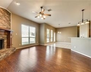 2760 Beacon Hill Drive - Photo Thumbnail 8