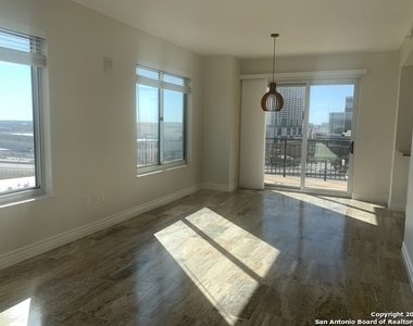 215 N Center - Photo Thumbnail 1