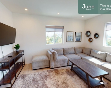 1740 1/2 S New England Street, Los Angeles, Ca, 90006 - Photo Thumbnail 6