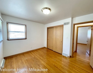 3567-3569 S Chase Avenue - Photo Thumbnail 11