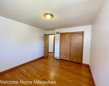 3567-3569 S Chase Avenue - Photo Thumbnail 12