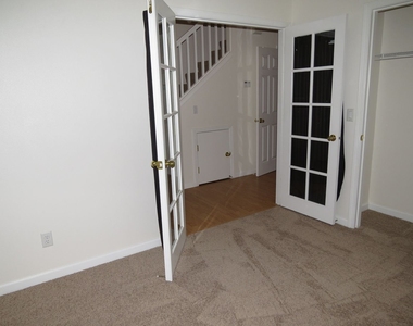 5406 N Syracuse St. - Photo Thumbnail 7