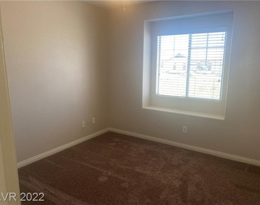 8040 Baldy Mountain Avenue - Photo Thumbnail 16