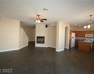 10764 Valencia Hills Street - Photo Thumbnail 7