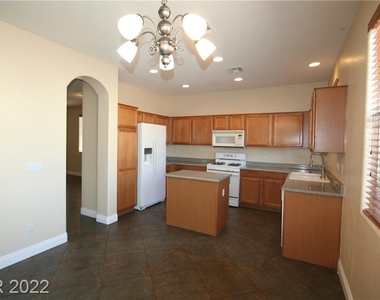 10764 Valencia Hills Street - Photo Thumbnail 9