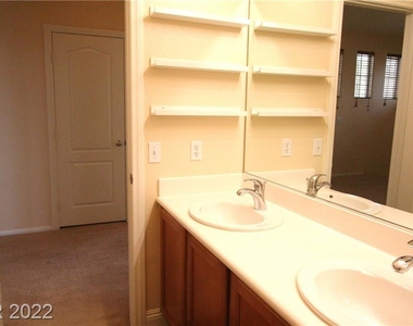 10764 Valencia Hills Street - Photo Thumbnail 27