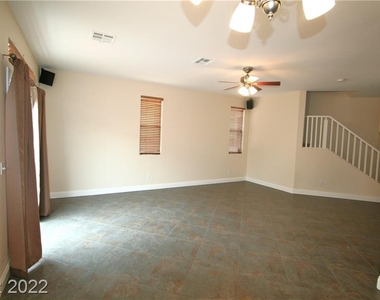 10764 Valencia Hills Street - Photo Thumbnail 4