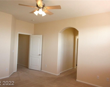 10764 Valencia Hills Street - Photo Thumbnail 17