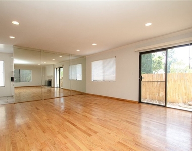 4257 Laurel Canyon Boulevard - Photo Thumbnail 5