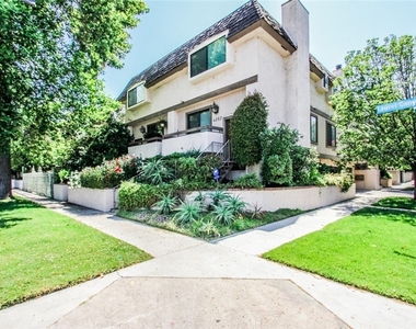 4257 Laurel Canyon Boulevard - Photo Thumbnail 0