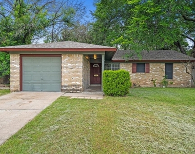 8307  Rockwood Ln - Photo Thumbnail 11