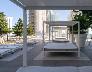 495 Brickell Ave - Photo Thumbnail 16