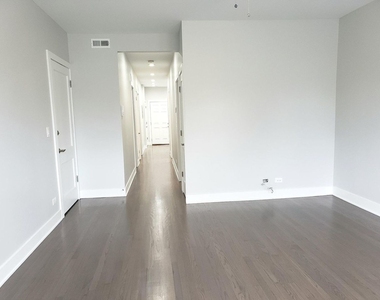 4135 N Francisco Avenue - Photo Thumbnail 8