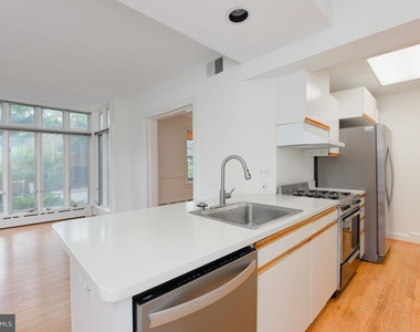 2725 38th Street Nw - Photo Thumbnail 11