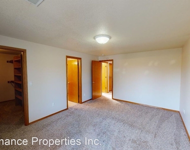 17190 Sw Watercrest Court - Photo Thumbnail 11