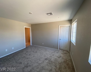 1137 Belton Lake Avenue - Photo Thumbnail 17