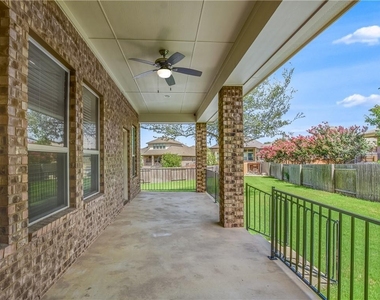 2208  Legend Hill Dr - Photo Thumbnail 11