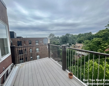 1678 Beacon St Apt 3 - Photo Thumbnail 12