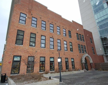 209 E Washington St - Photo Thumbnail 22