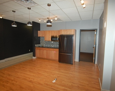 209 E Washington St - Photo Thumbnail 17