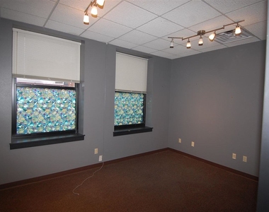 209 E Washington St - Photo Thumbnail 14