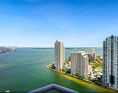 325 S Biscayne Blvd - Photo Thumbnail 25