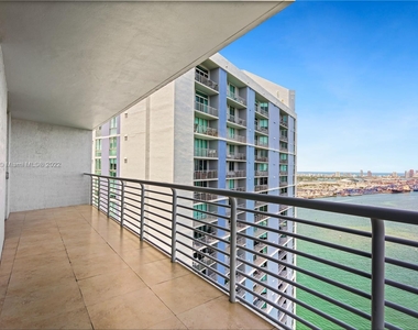 325 S Biscayne Blvd - Photo Thumbnail 26