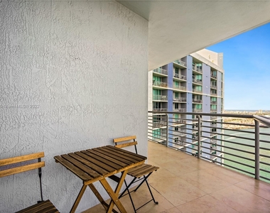 325 S Biscayne Blvd - Photo Thumbnail 23