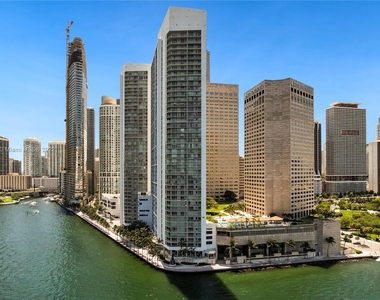 325 S Biscayne Blvd - Photo Thumbnail 19