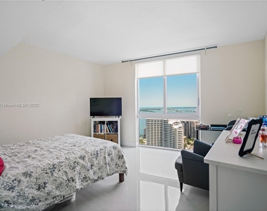 325 S Biscayne Blvd - Photo Thumbnail 35