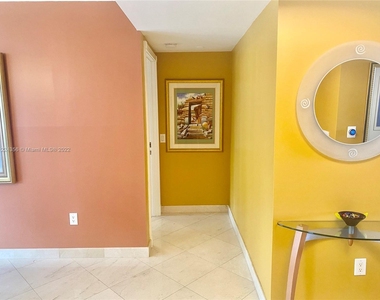 17555 Collins Ave - Photo Thumbnail 35