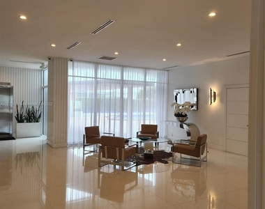 6450 Collins Ave - Photo Thumbnail 4