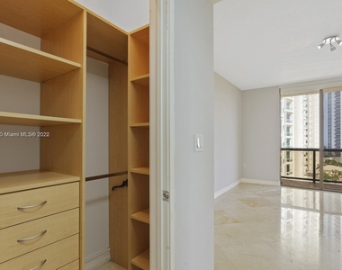 16275 Collins Ave - Photo Thumbnail 11