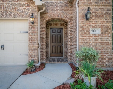 2616 Lake Ridge Drive - Photo Thumbnail 2