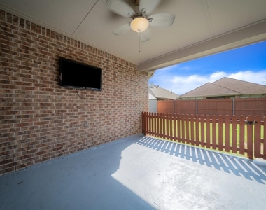 2616 Lake Ridge Drive - Photo Thumbnail 26