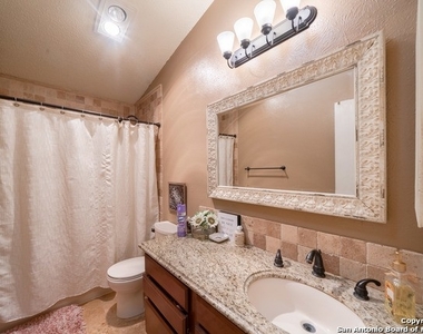 7249 Lansbury Dr - Photo Thumbnail 8