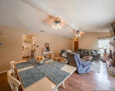 7249 Lansbury Dr - Photo Thumbnail 2