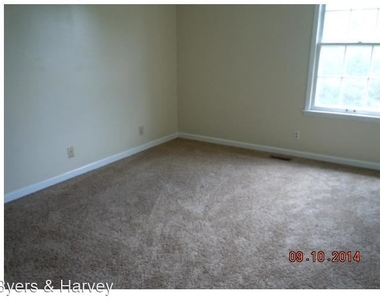 744 W. Creek Drive - Photo Thumbnail 5