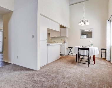 2706 Voorhees Ave Apt 1 - Photo Thumbnail 5