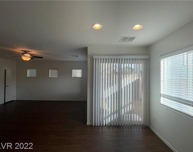 4127 Sandy Breeze Lane - Photo Thumbnail 8