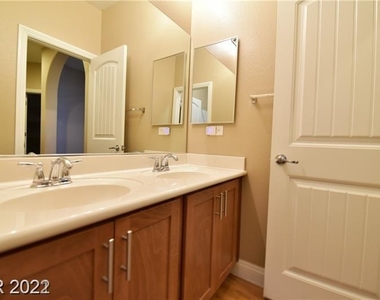 7129 Silver Ridge Peak Street - Photo Thumbnail 29