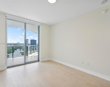 17111 Biscayne Blvd - Photo Thumbnail 13