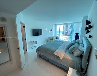 6801 Collins Ave - Photo Thumbnail 6