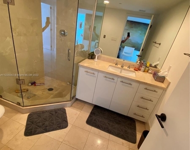 6801 Collins Ave - Photo Thumbnail 18