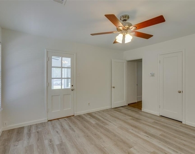 6153 Prospect Avenue - Photo Thumbnail 16