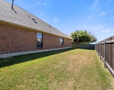 1101 Whitemoss Drive - Photo Thumbnail 27