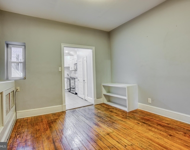 2123 E Fairmount Avenue - Photo Thumbnail 6